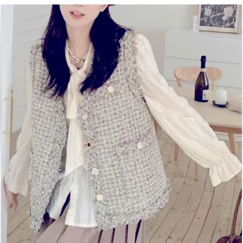 08 POSH LIVE PARIS Tweed Tassel Trim Button-Up Vest/Jacket